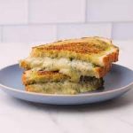 PESTO CHEESE TOAST